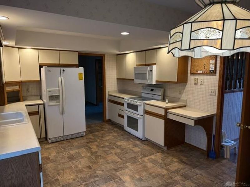 4243 Glenayre Drive, Englewood, OH 45322 Photo 6