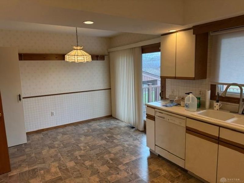 4243 Glenayre Drive, Englewood, OH 45322 Photo 7