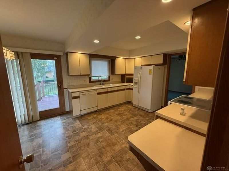 4243 Glenayre Drive, Englewood, OH 45322 Photo 8