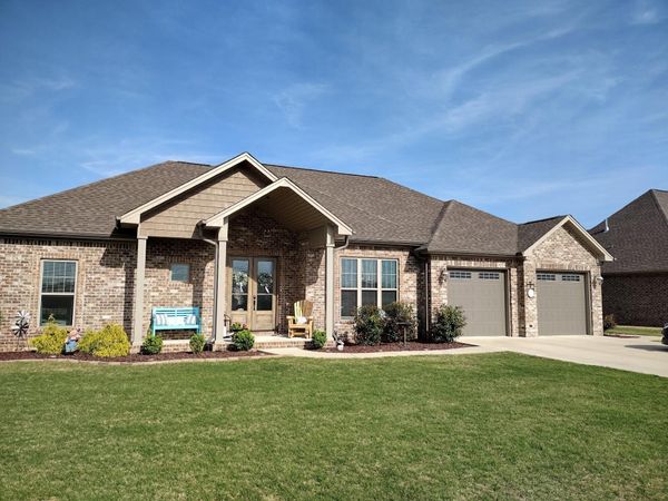 208 Wynchase Dr, Muscle Shoals, AL 35661