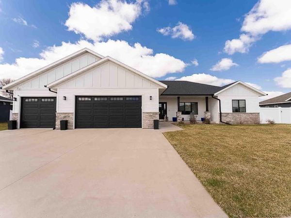 1230 Crockett Drive, Holmen, WI 54636