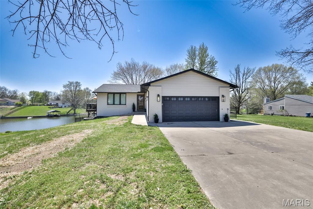 111 Elm Drive, Edwardsville, IL 62025 Main Photo