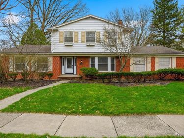 27772 Santa Barbara Drive, Lathrup Village, MI 48076