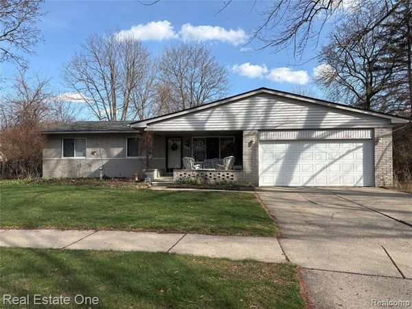 4836 Alton Court, Troy, MI 48085