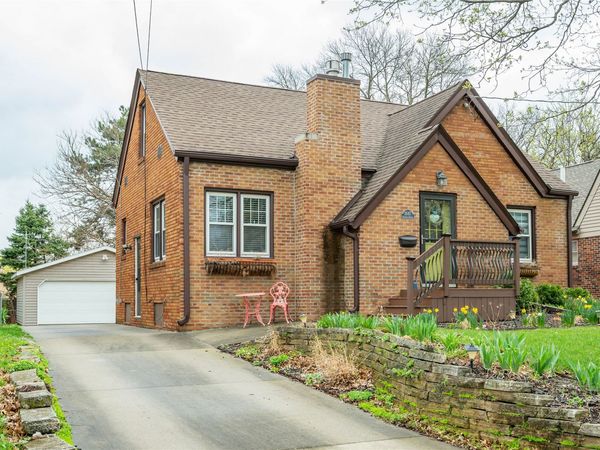 1647 Beaver Avenue, Des Moines, IA 50310