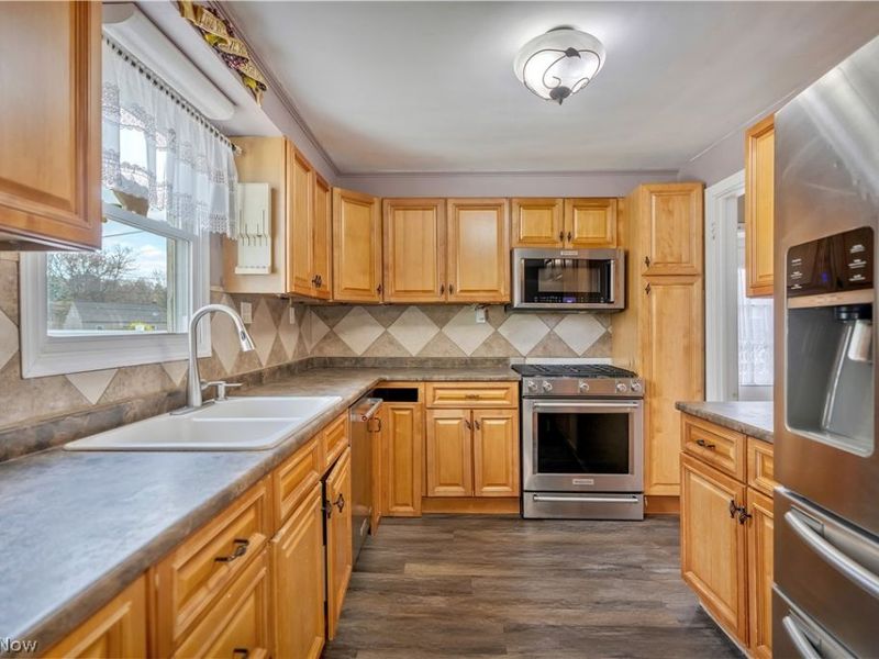 263 Everhard Road SW, North Canton, OH 44709 Photo 12