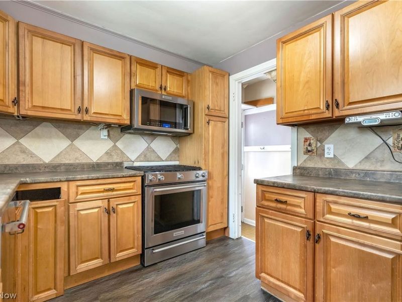 263 Everhard Road SW, North Canton, OH 44709 Photo 13