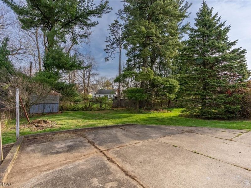 263 Everhard Road SW, North Canton, OH 44709 Photo 5