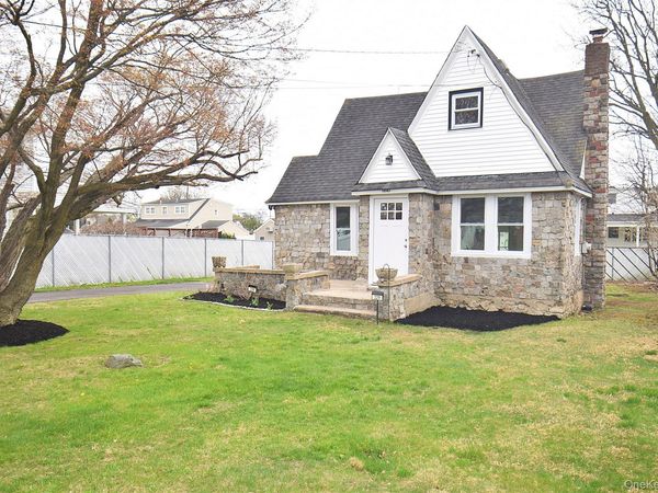 229 14th Street, West Babylon, NY 11704