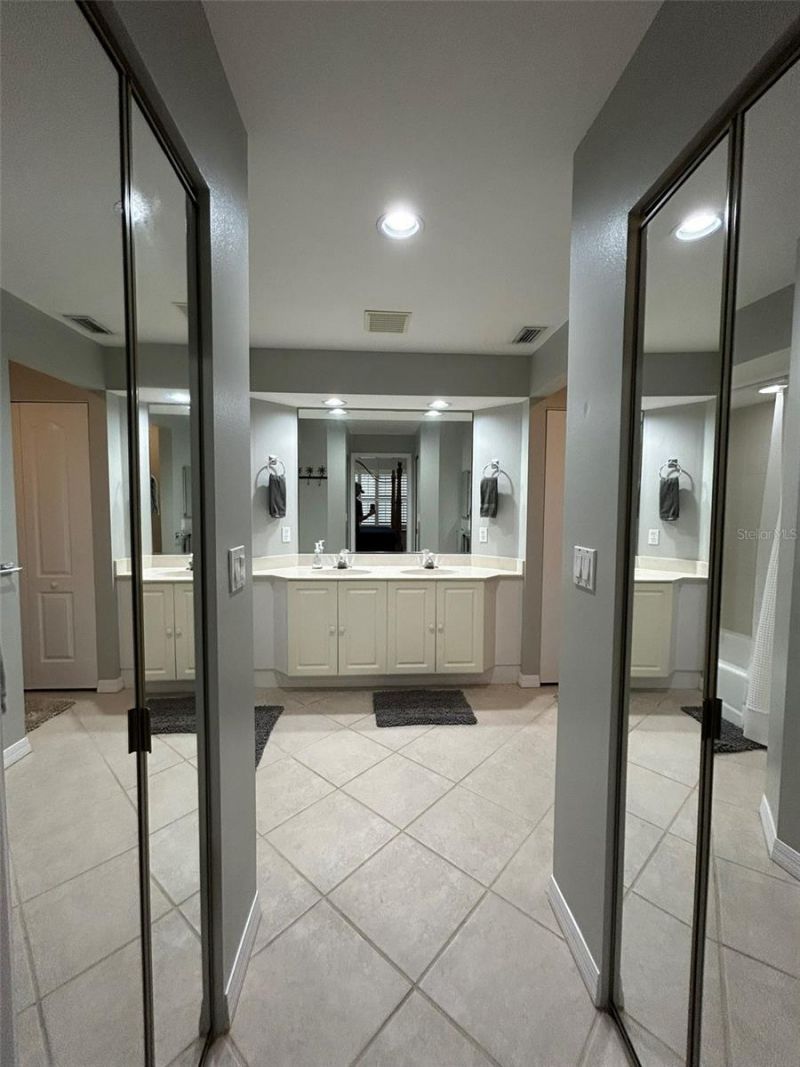 3706 54th Drive W, Unit 204, Bradenton, FL 34210 Photo