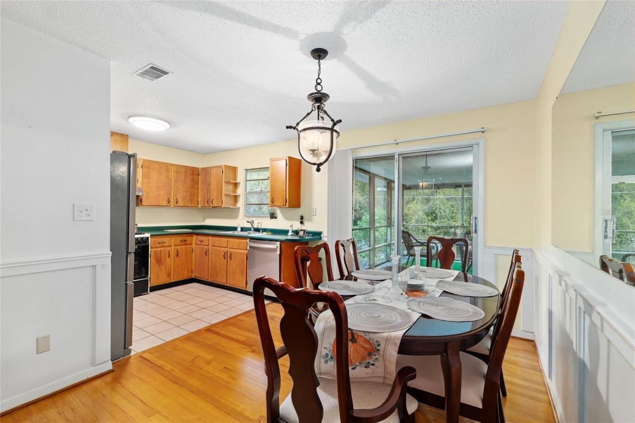 505 NW 37th Place , Gainesville, FL 32609 Photo