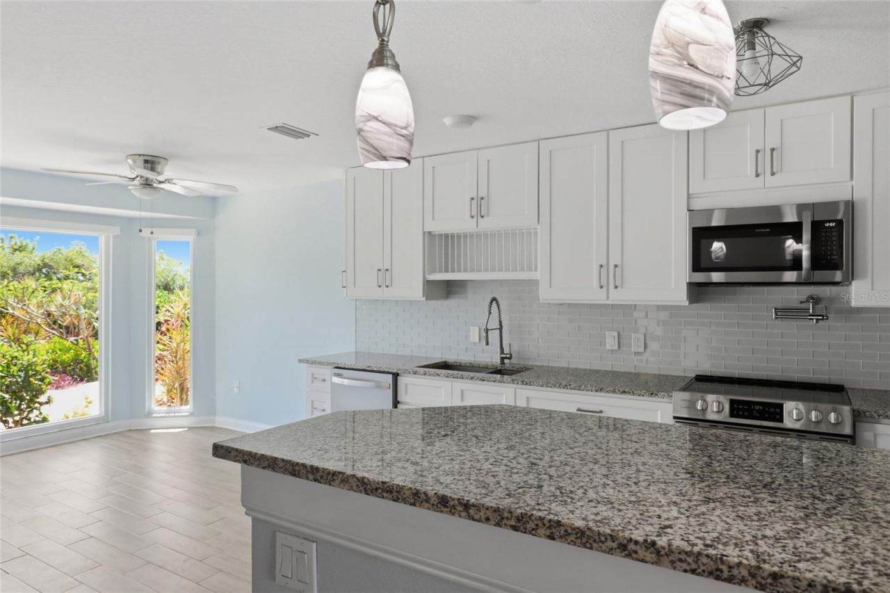 5207 86th Street Court W, Bradenton, FL 34210 Photo