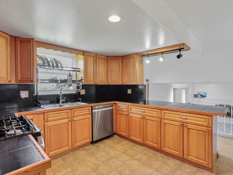 1444 Ironwood Drive, Columbus, OH 43229 Photo 13