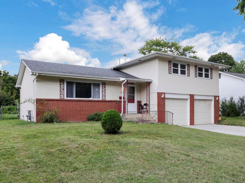 1444 Ironwood Drive, Columbus, OH 43229 Photo 2