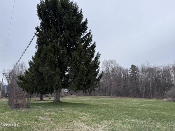 597 Lakeview Road, Broadalbin, NY 12025