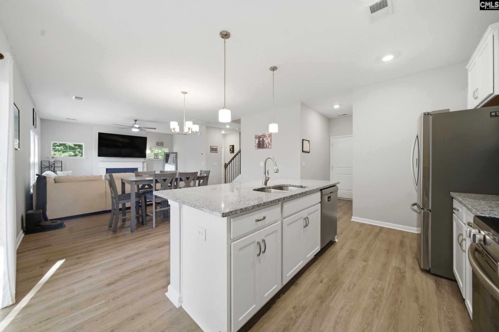 100 Leamington Way  Photo 19