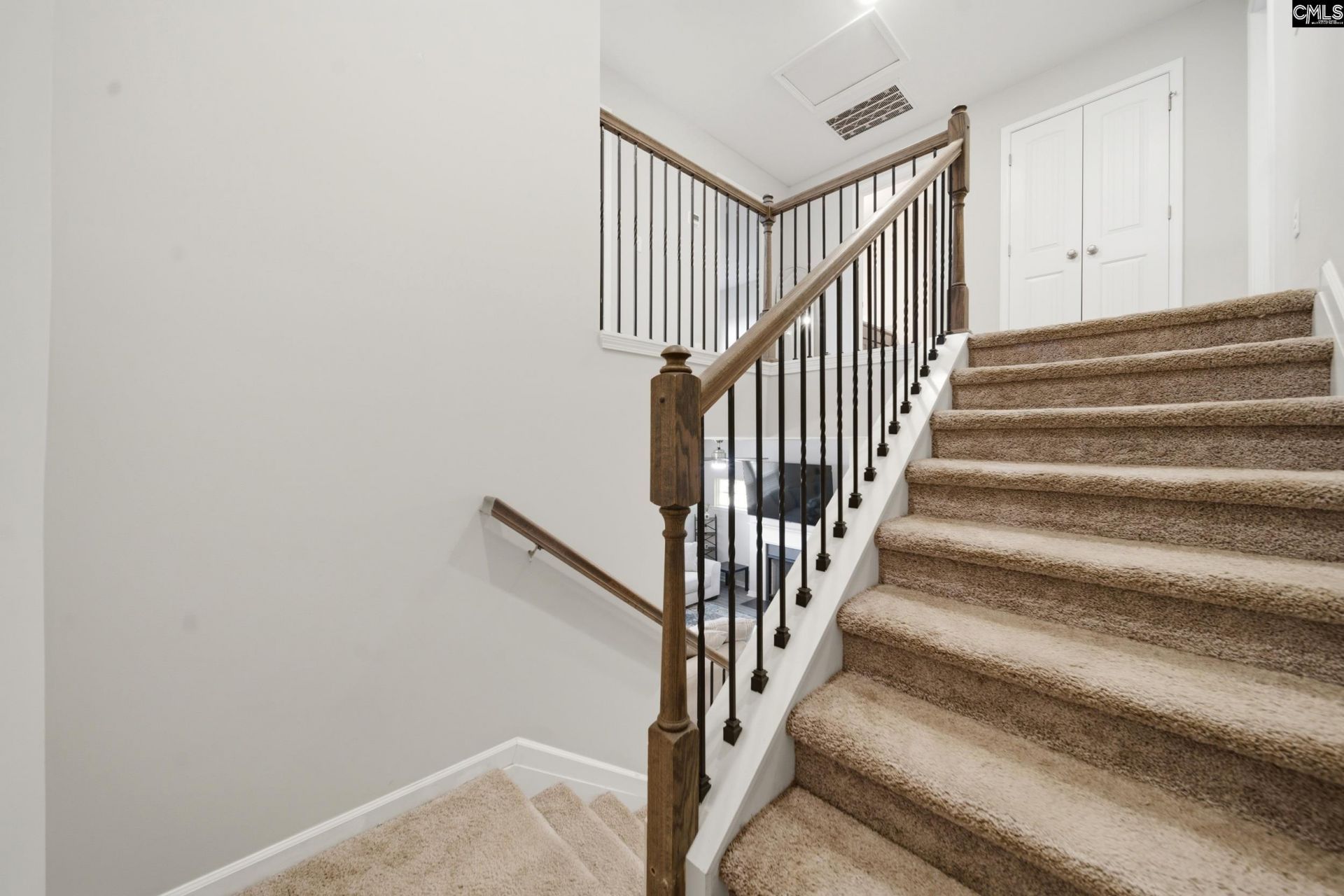 100 Leamington Way  Photo 21