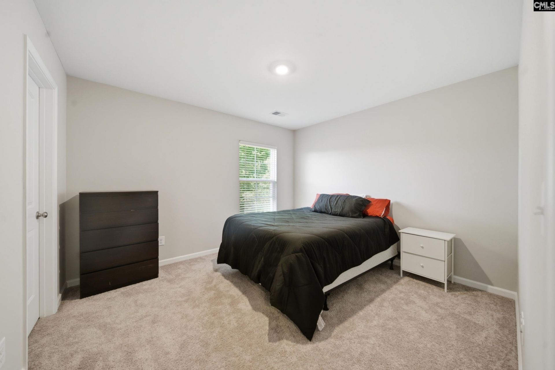 100 Leamington Way  Photo 26