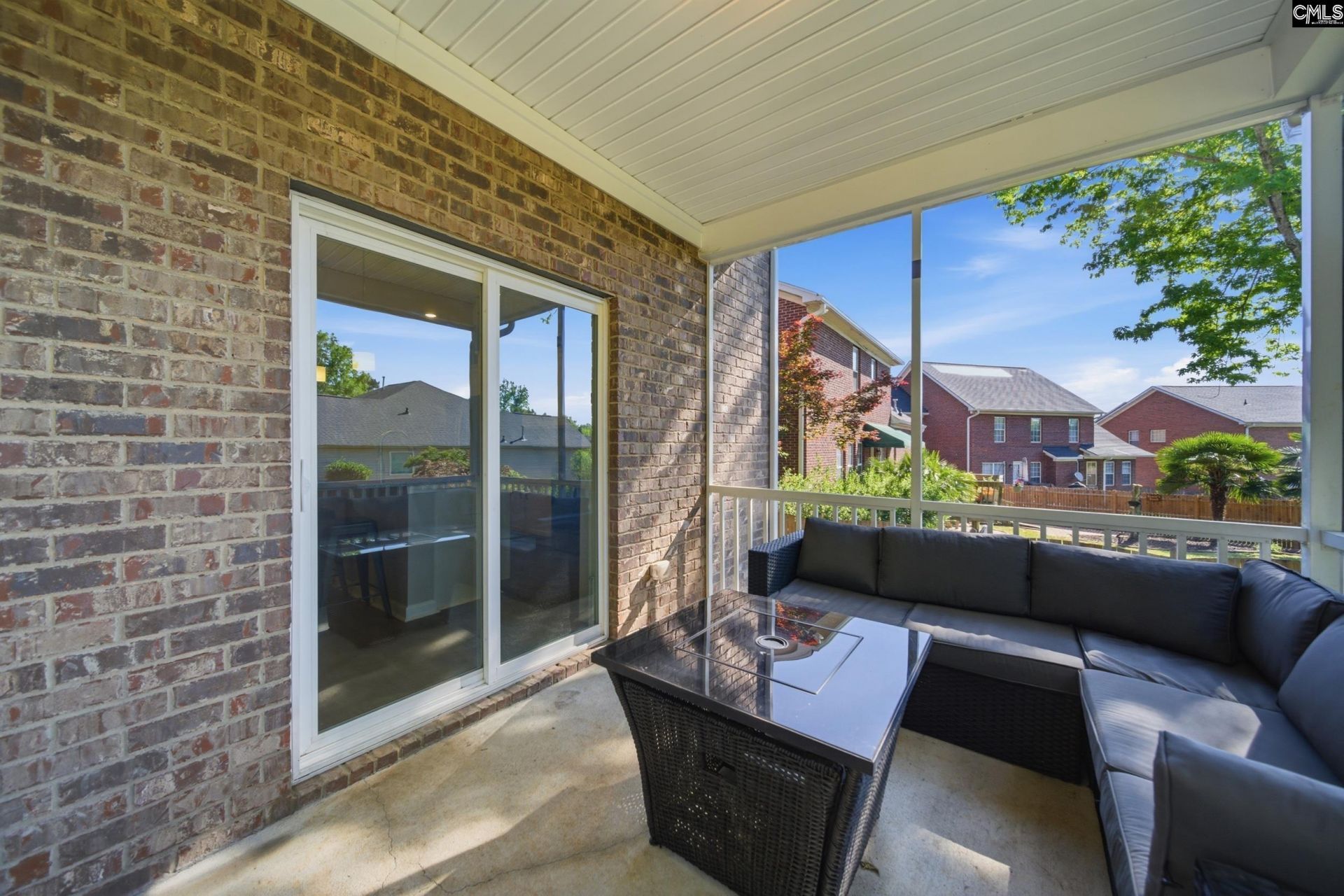 100 Leamington Way  Photo 35