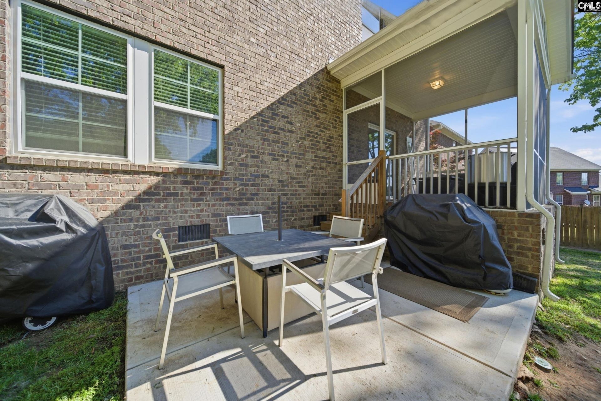 100 Leamington Way  Photo 36