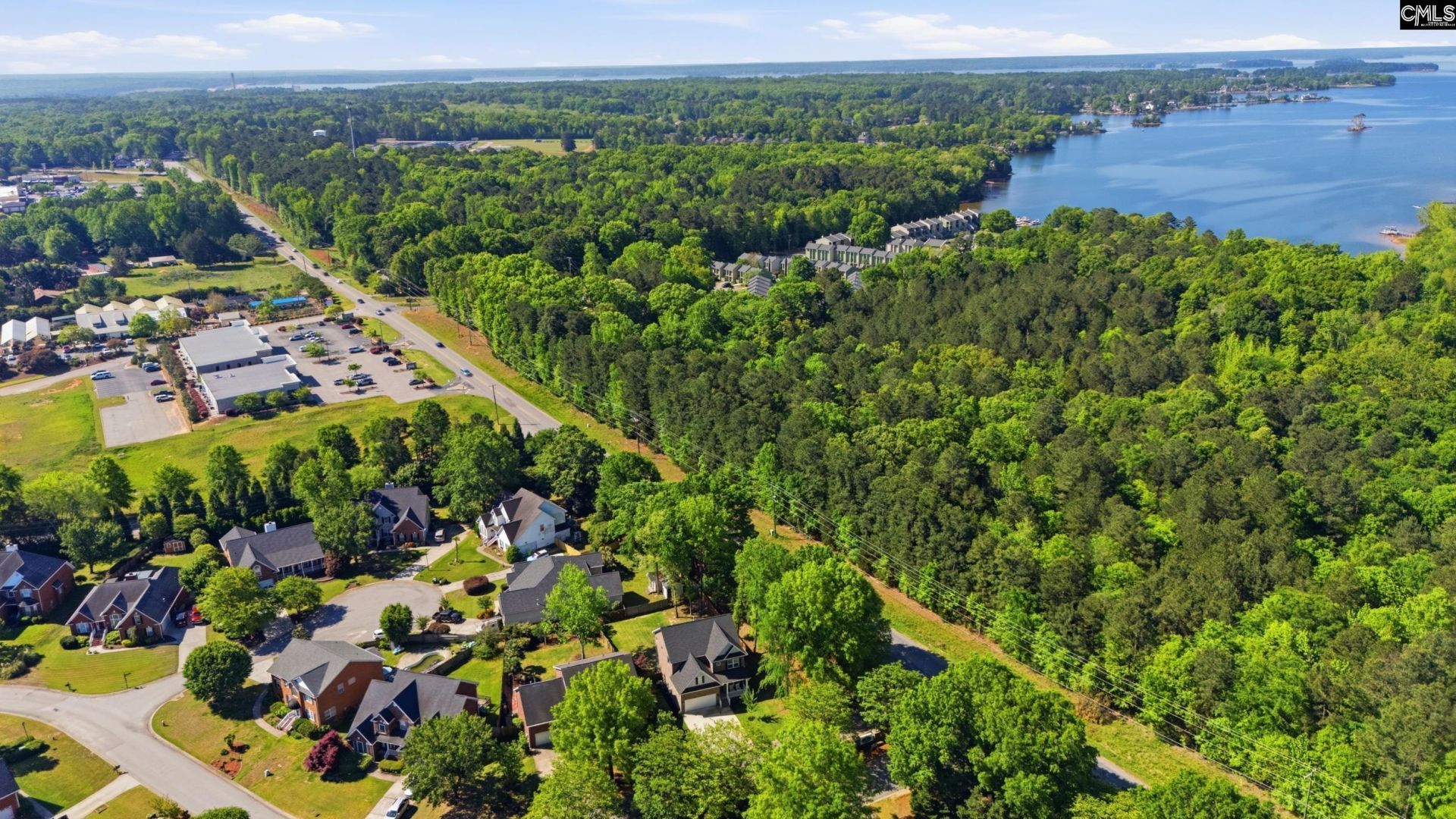 100 Leamington Way  Photo 43