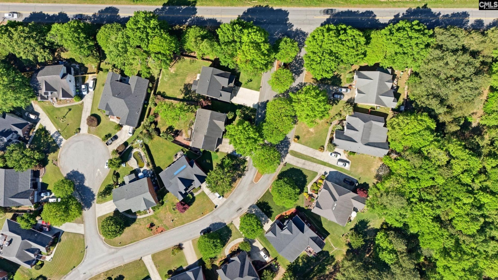 100 Leamington Way  Photo 49