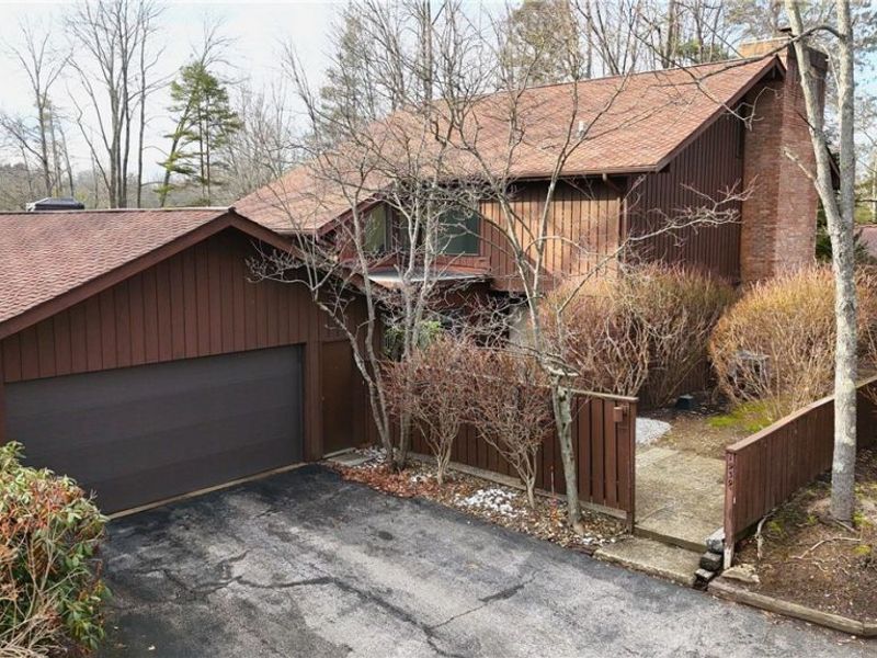 1939 Pine Drive, Kent, OH 44240 Photo 2