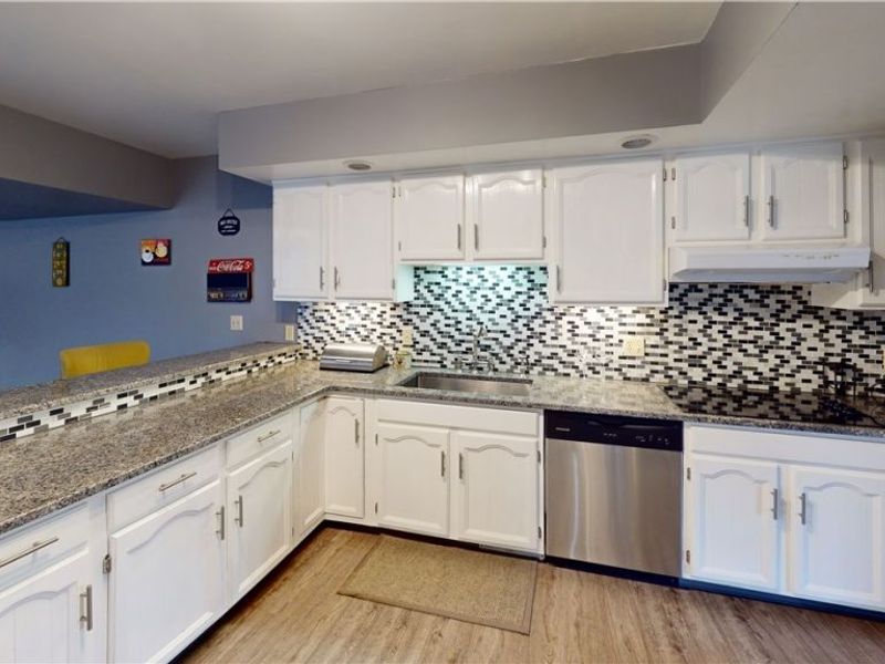 1939 Pine Drive, Kent, OH 44240 Photo 9