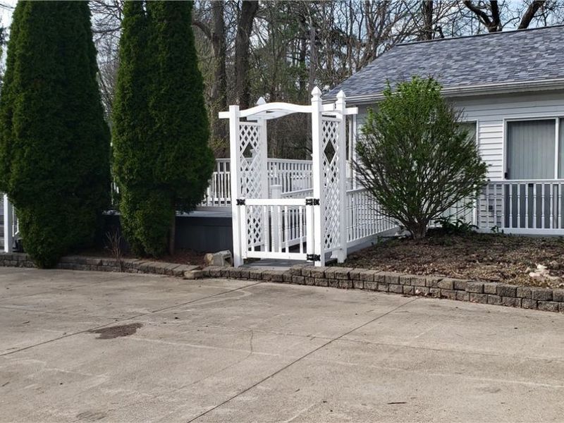 2252 N Medina Line Road, Akron, OH 44333 Photo 9