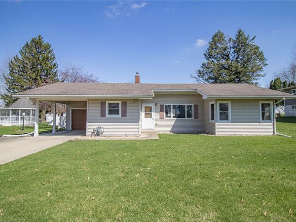 501 S Oak Street, Anamosa, IA 52205