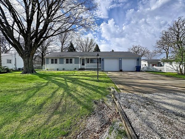 1312 32nd Avenue Court, East Moline, IL 61244