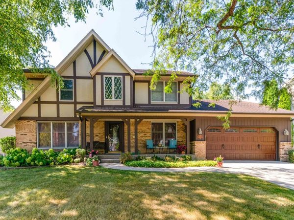 1515 Forever Avenue , Libertyville, IL 60048