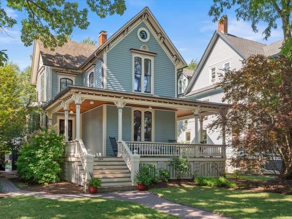 305 N Ridgeland Avenue , Oak Park, IL 60302