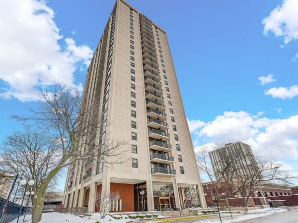 2605 S Indiana Avenue, Unit 402, Chicago, IL 60616