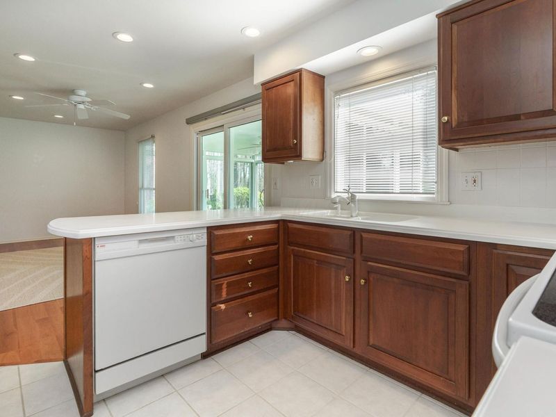 988 Danvers Avenue , Westerville, OH 43081 Photo 17