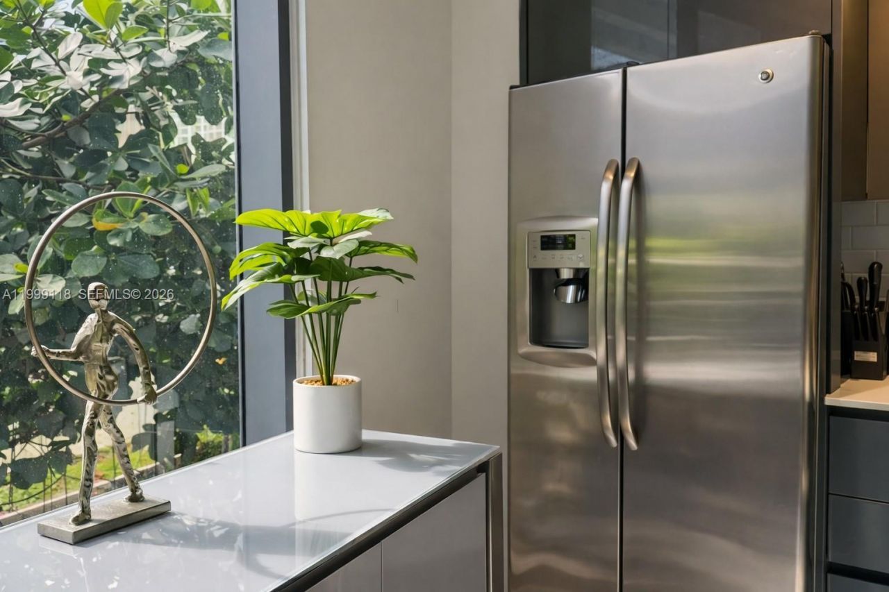 31 SE 6th St, Unit 301, Miami, FL 33131 Photo