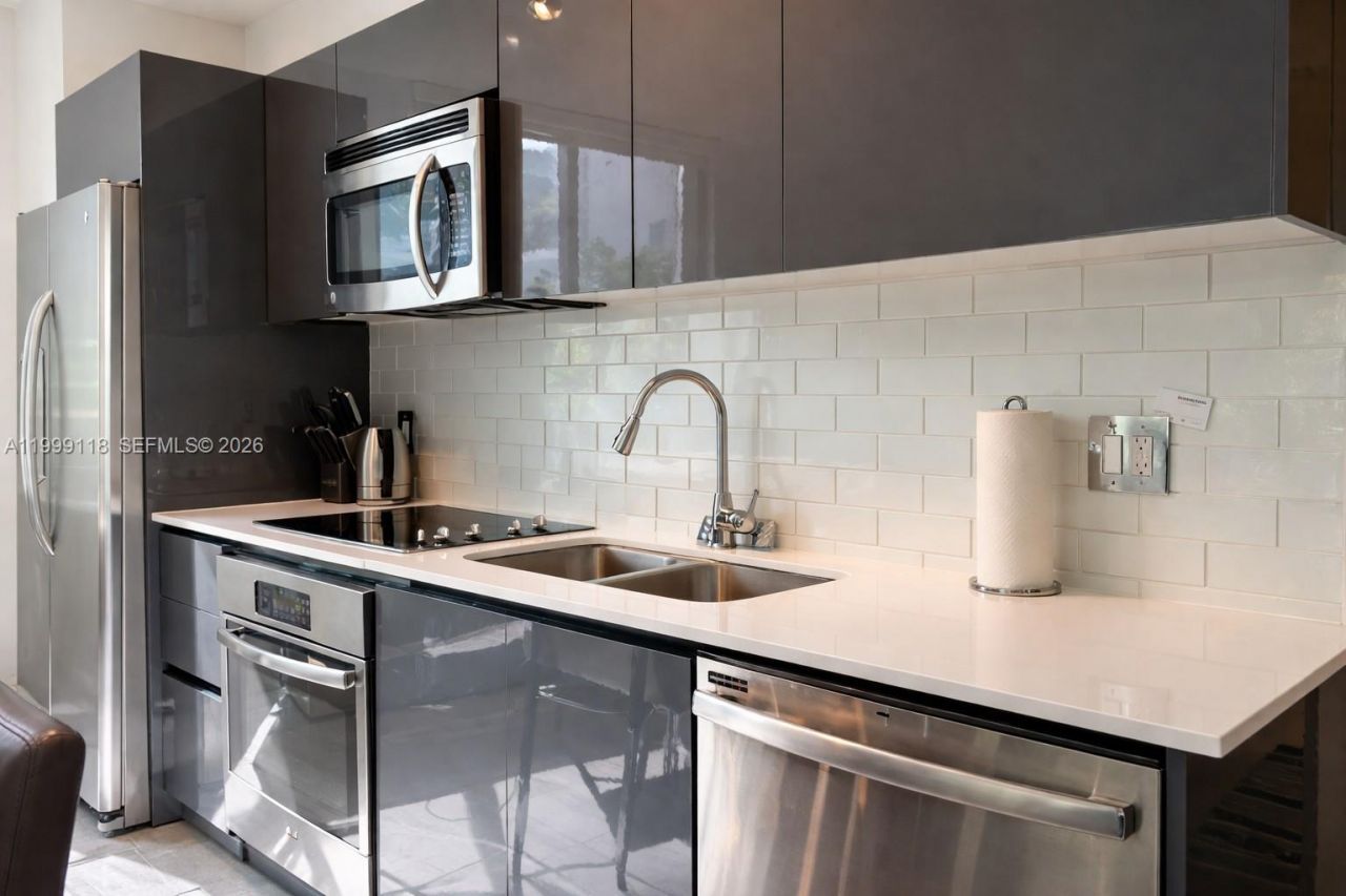 31 SE 6th St, Unit 301, Miami, FL 33131 Photo