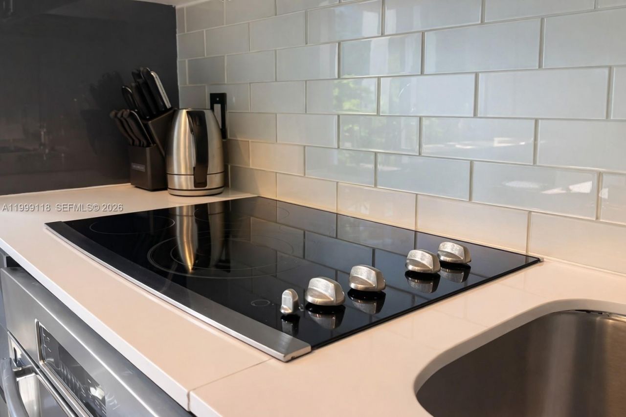 31 SE 6th St, Unit 301, Miami, FL 33131 Photo