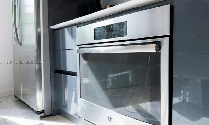 31 SE 6th St, Unit 301, Miami, FL 33131 Photo