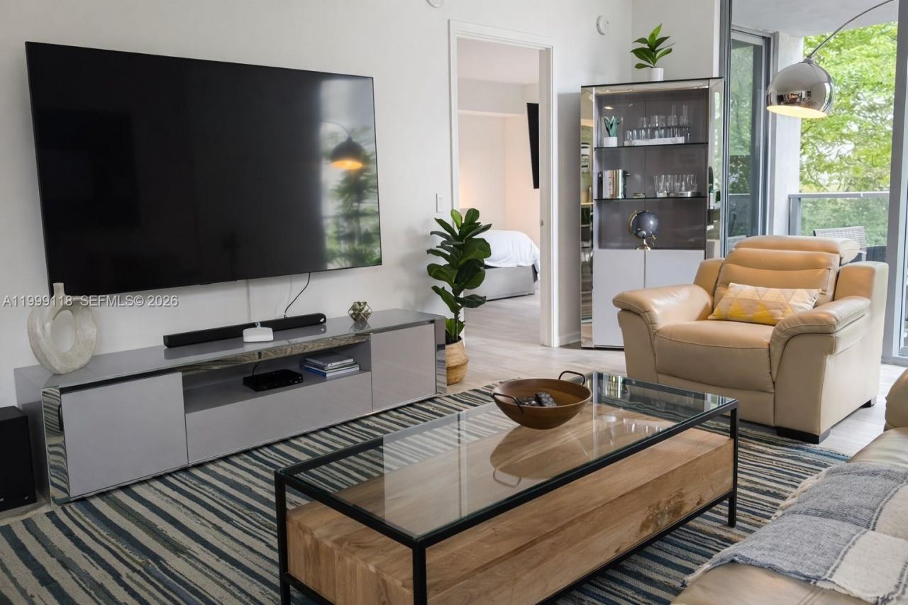 31 SE 6th St, Unit 301, Miami, FL 33131 Photo