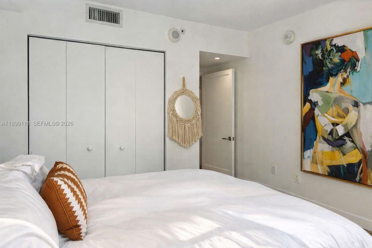 31 SE 6th St, Unit 301, Miami, FL 33131 Photo