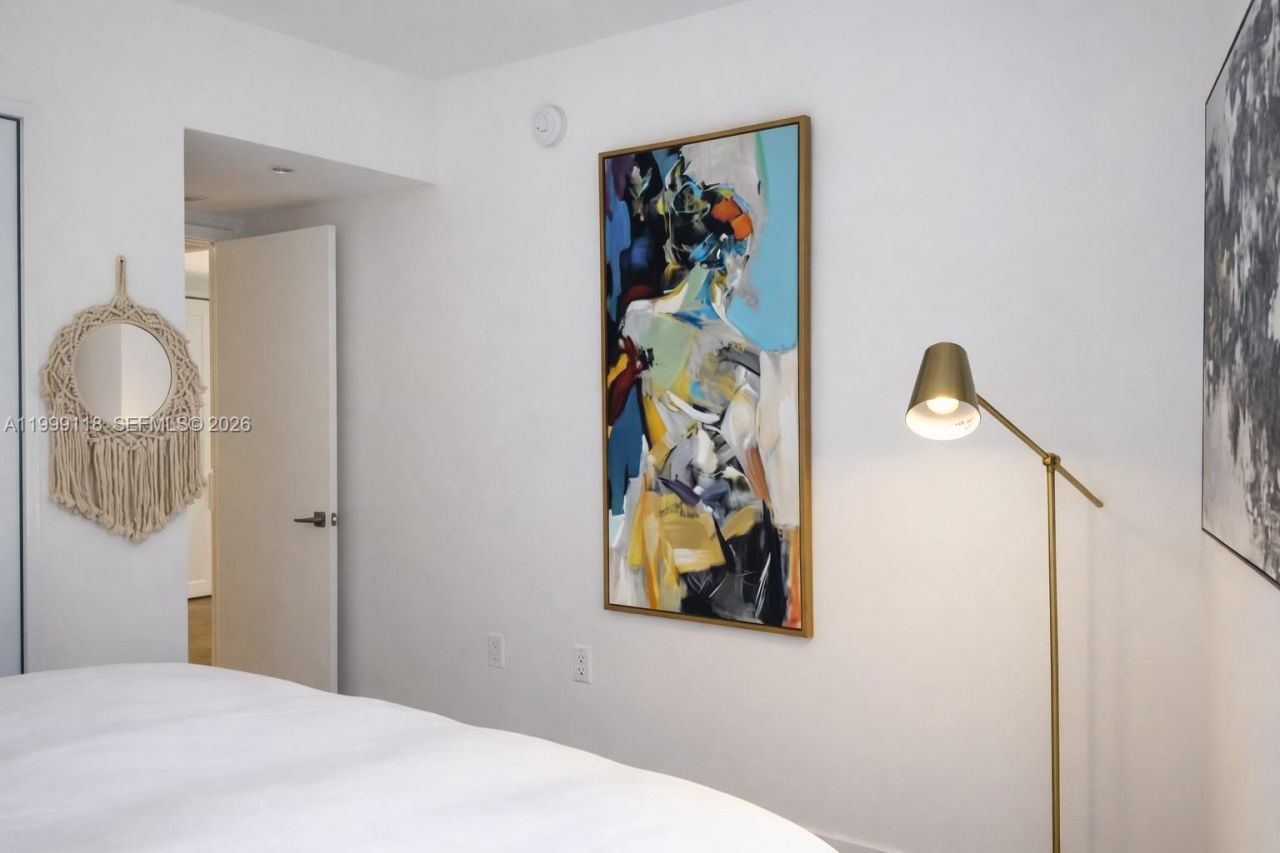 31 SE 6th St, Unit 301, Miami, FL 33131 Photo