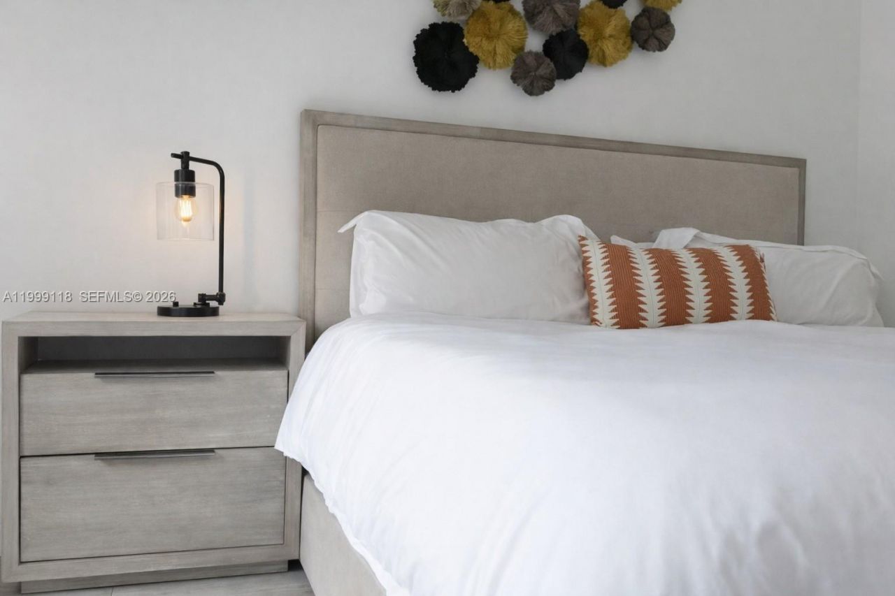 31 SE 6th St, Unit 301, Miami, FL 33131 Photo