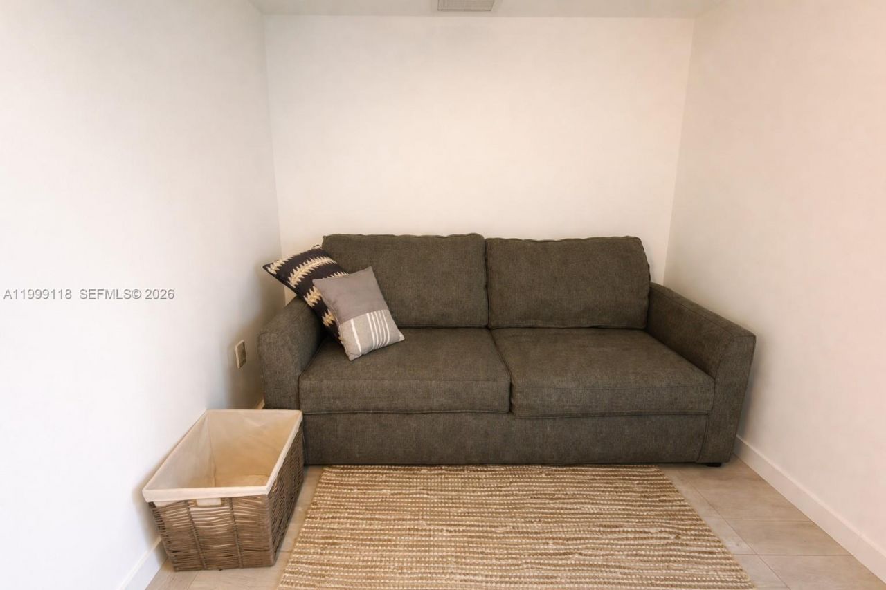 31 SE 6th St, Unit 301, Miami, FL 33131 Photo