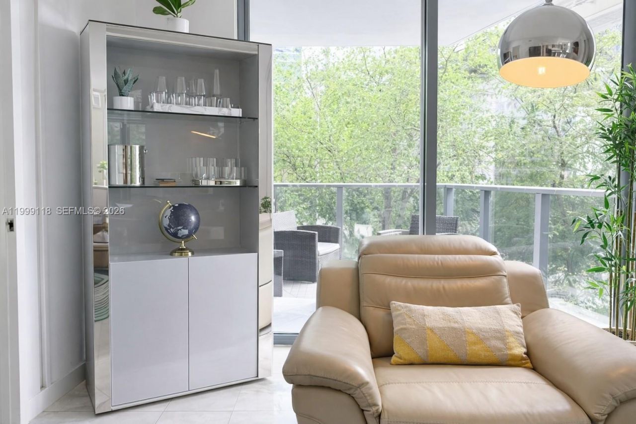 31 SE 6th St, Unit 301, Miami, FL 33131 Photo