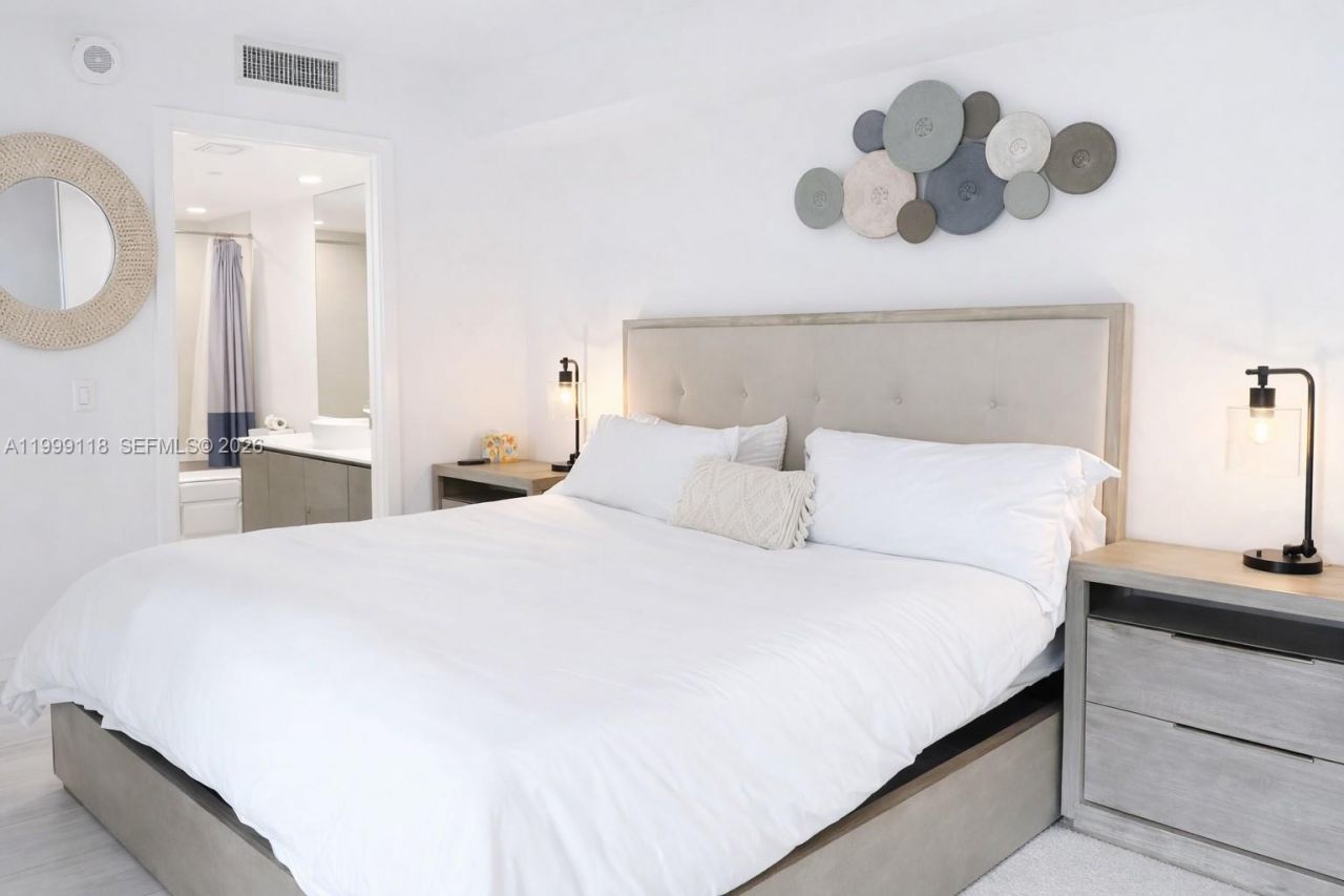 31 SE 6th St, Unit 301, Miami, FL 33131 Photo