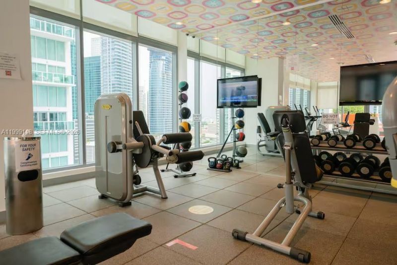 31 SE 6th St, Unit 301, Miami, FL 33131 Photo