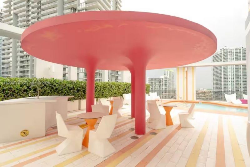 31 SE 6th St, Unit 301, Miami, FL 33131 Photo