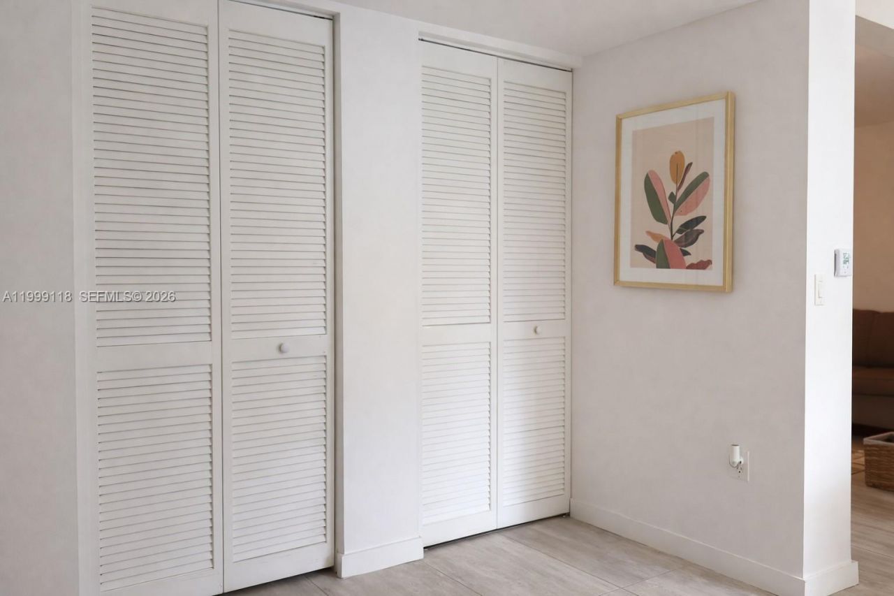 31 SE 6th St, Unit 301, Miami, FL 33131 Photo