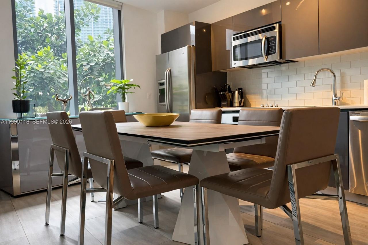 31 SE 6th St, Unit 301, Miami, FL 33131 Photo